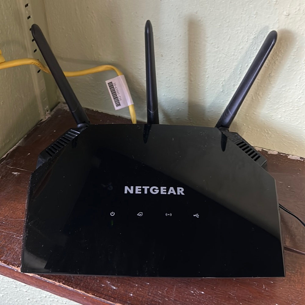 NETGEAR AC1750 Smart WiFi Router — WiFi 5 dual band gigabyte (R6350)